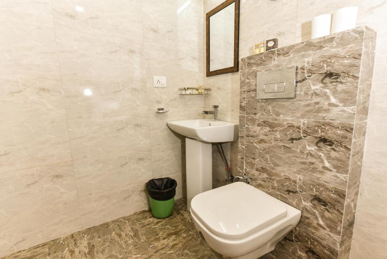 Hotel Luxury Collection Gurgaon Bagian luar foto