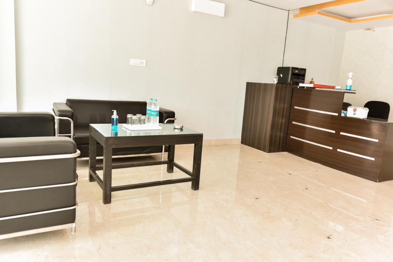Hotel Luxury Collection Gurgaon Bagian luar foto