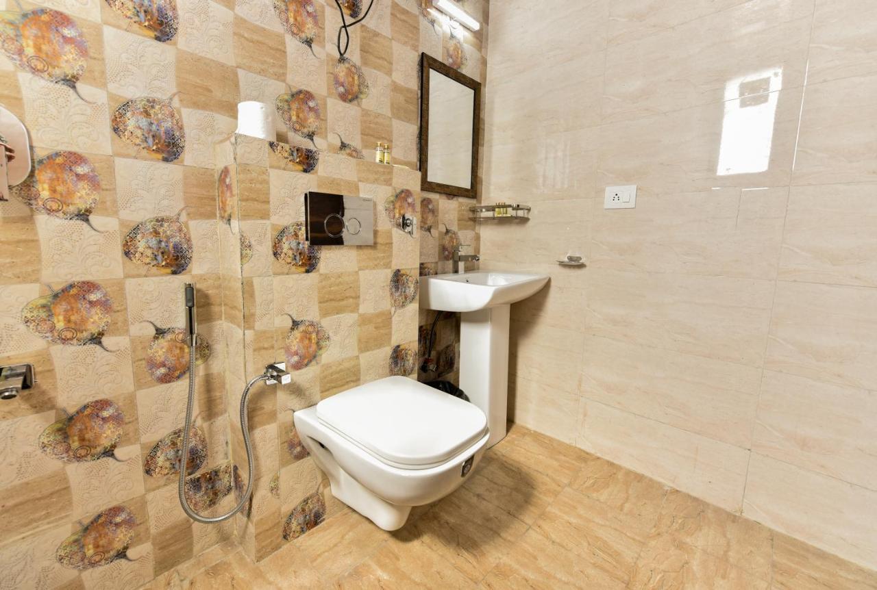 Hotel Luxury Collection Gurgaon Bagian luar foto