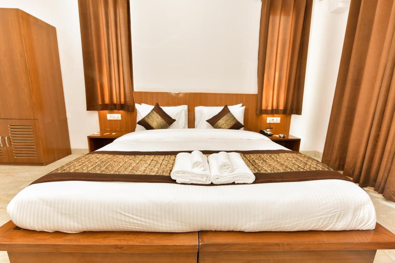 Hotel Luxury Collection Gurgaon Bagian luar foto
