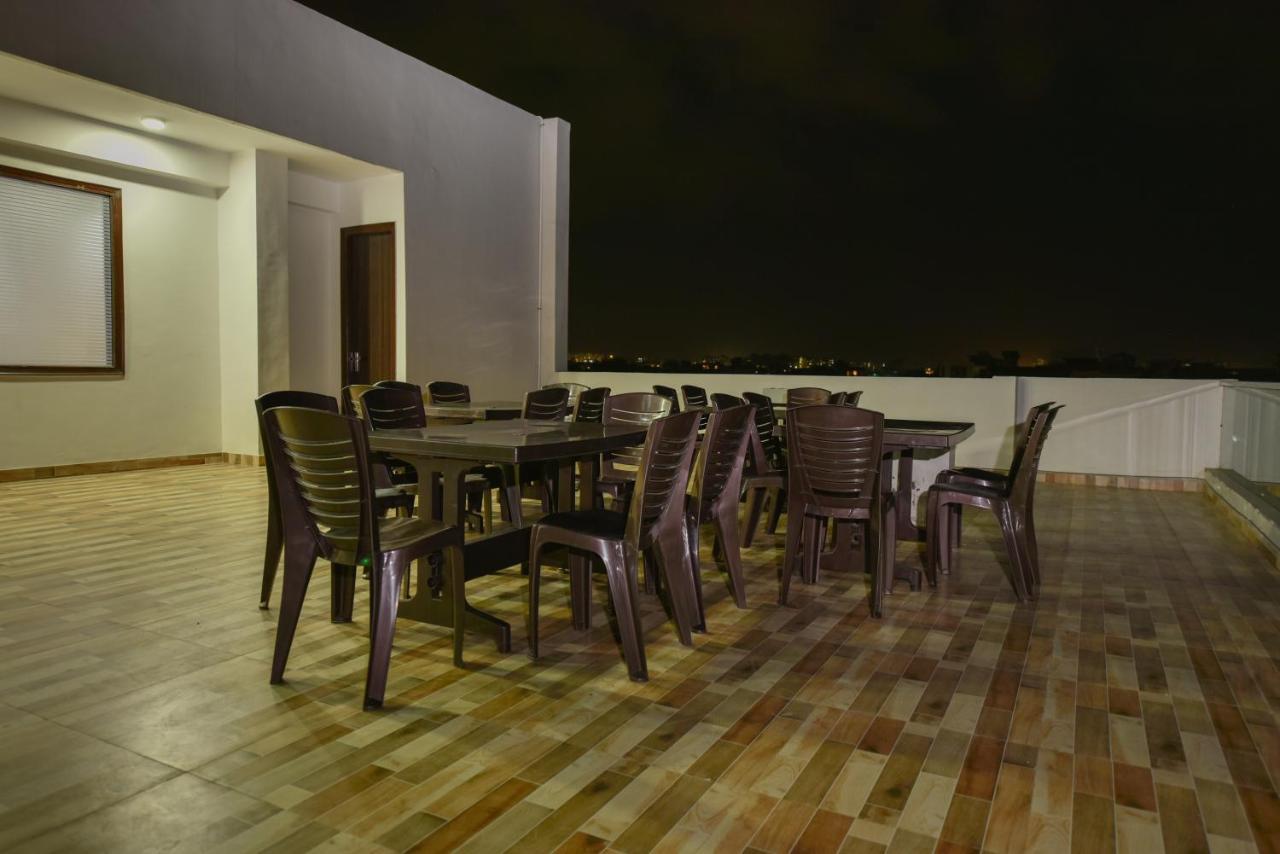 Hotel Luxury Collection Gurgaon Bagian luar foto