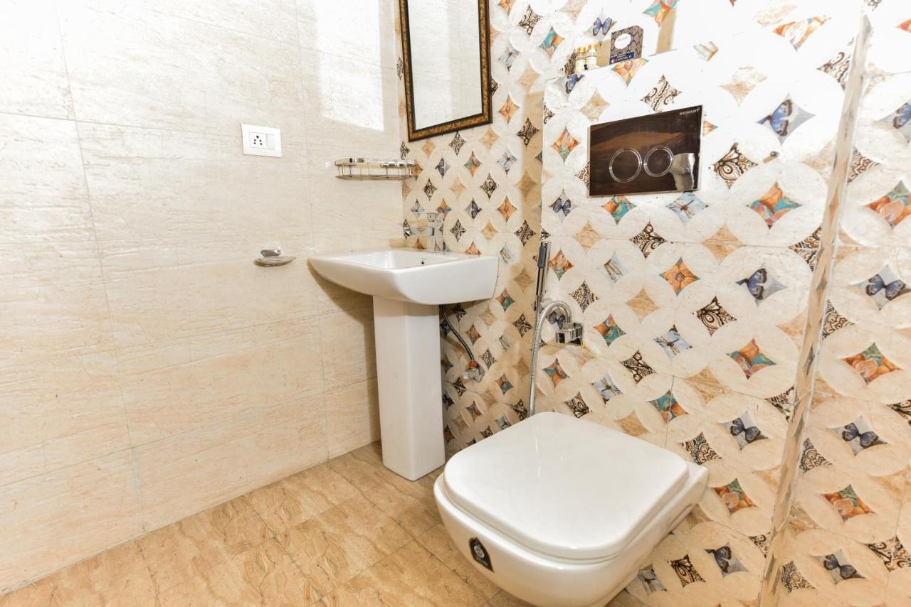 Hotel Luxury Collection Gurgaon Bagian luar foto